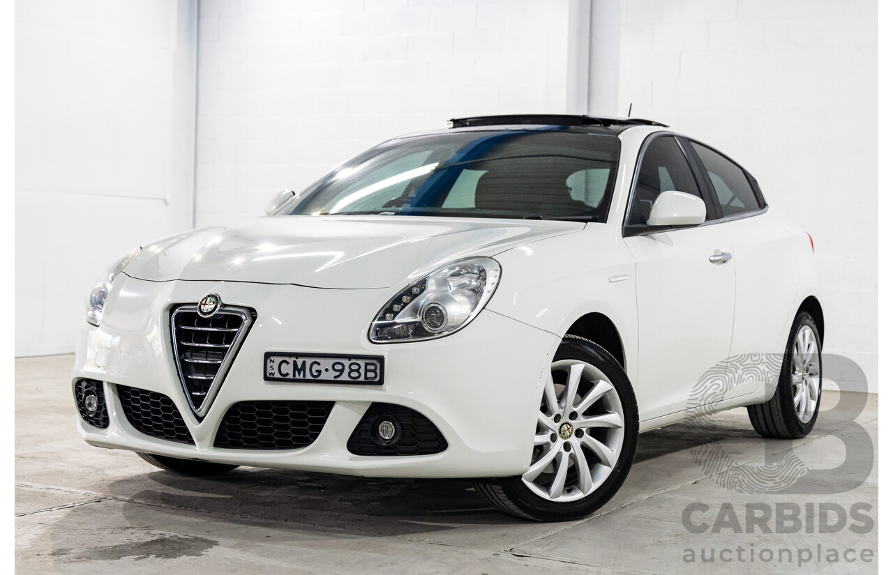 2/2013 Alfa Romeo Giulietta Distinctive 5d Hatchback White Turbo 1.4L