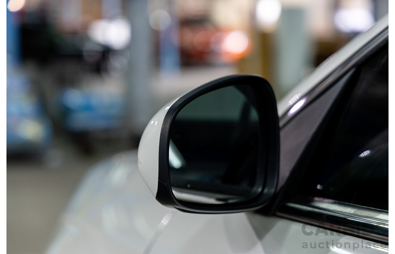 2/2013 Alfa Romeo Giulietta Distinctive  5d Hatchback White Turbo 1.4L