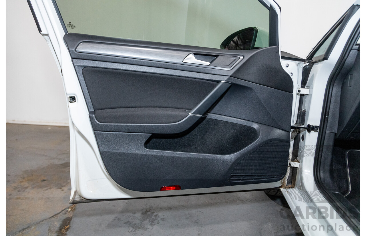 12/2017 Volkswagen Golf 110 TSI Comfortline Mk7.5 AU MY18 5d Hatchback Pure White Turbo 1.4L