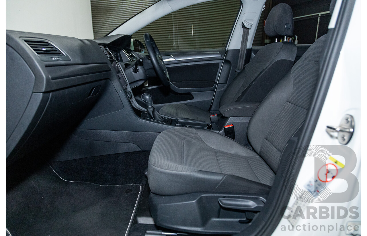 12/2017 Volkswagen Golf 110 TSI Comfortline Mk7.5 AU MY18 5d Hatchback Pure White Turbo 1.4L