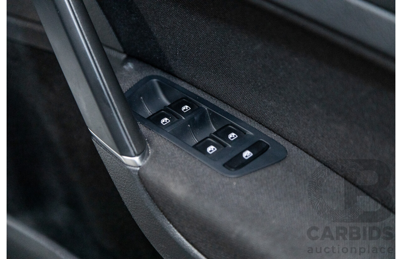 12/2017 Volkswagen Golf 110 TSI Comfortline Mk7.5 AU MY18 5d Hatchback Pure White Turbo 1.4L