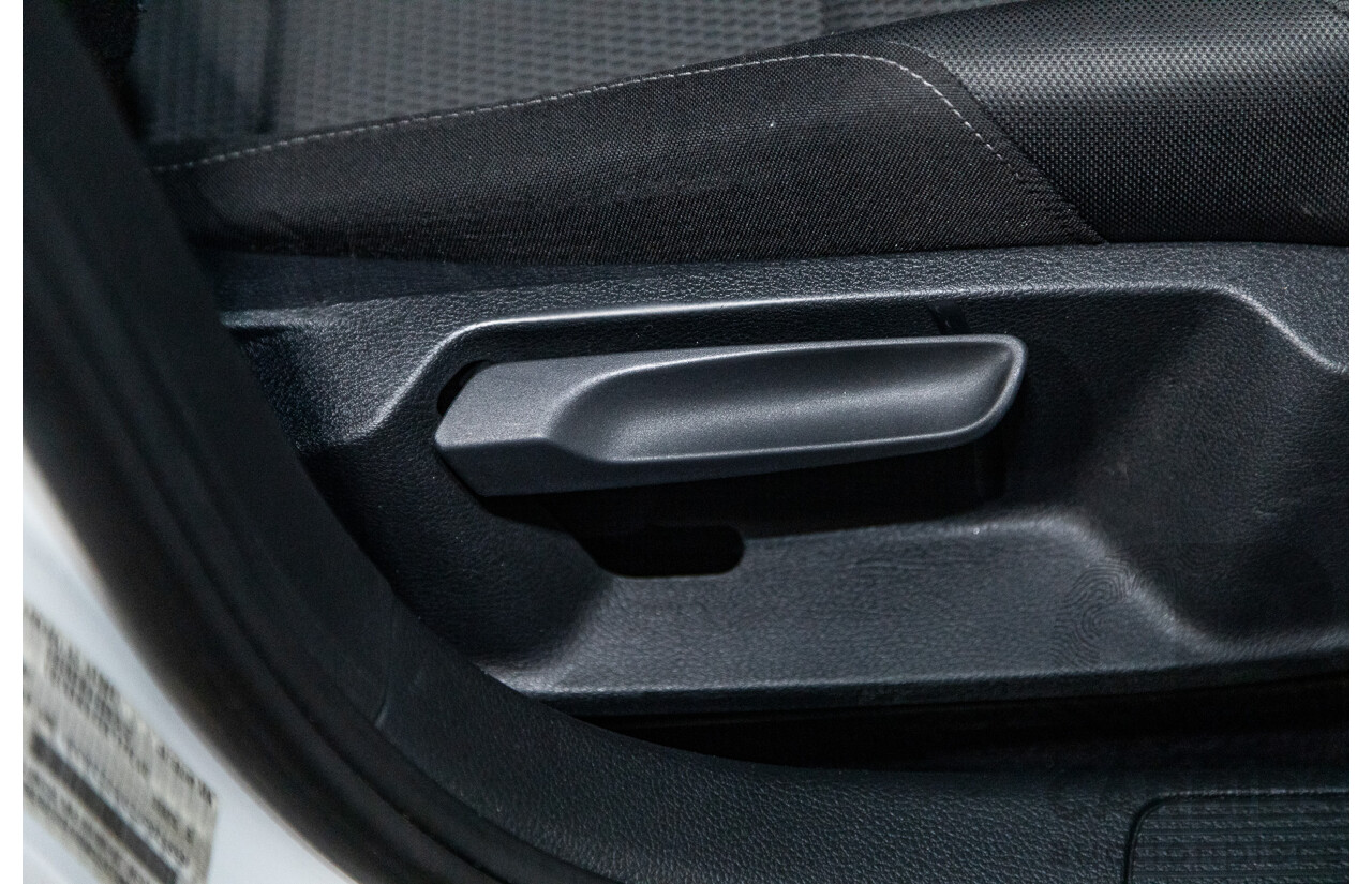 12/2017 Volkswagen Golf 110 TSI Comfortline Mk7.5 AU MY18 5d Hatchback Pure White Turbo 1.4L