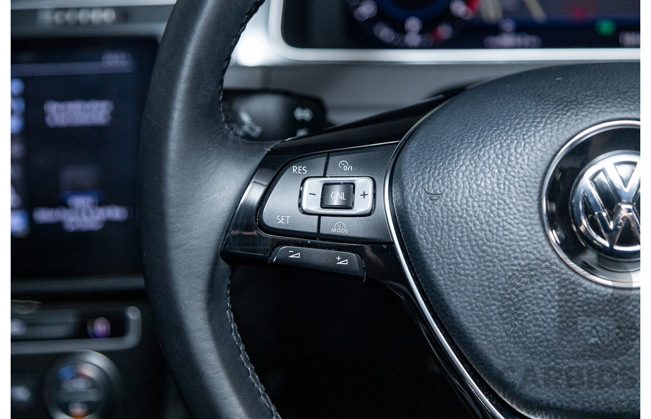 12/2017 Volkswagen Golf 110 TSI Comfortline Mk7.5 AU MY18 5d Hatchback Pure White Turbo 1.4L