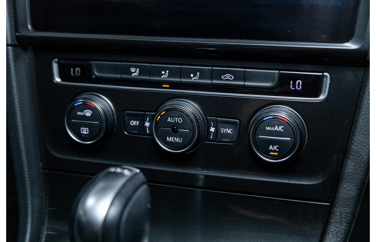 12/2017 Volkswagen Golf 110 TSI Comfortline Mk7.5 AU MY18 5d Hatchback Pure White Turbo 1.4L