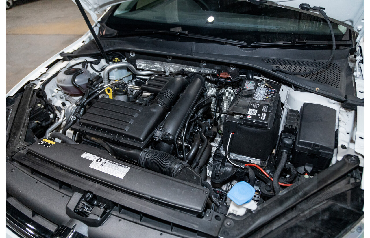 12/2017 Volkswagen Golf 110 TSI Comfortline Mk7.5 AU MY18 5d Hatchback Pure White Turbo 1.4L