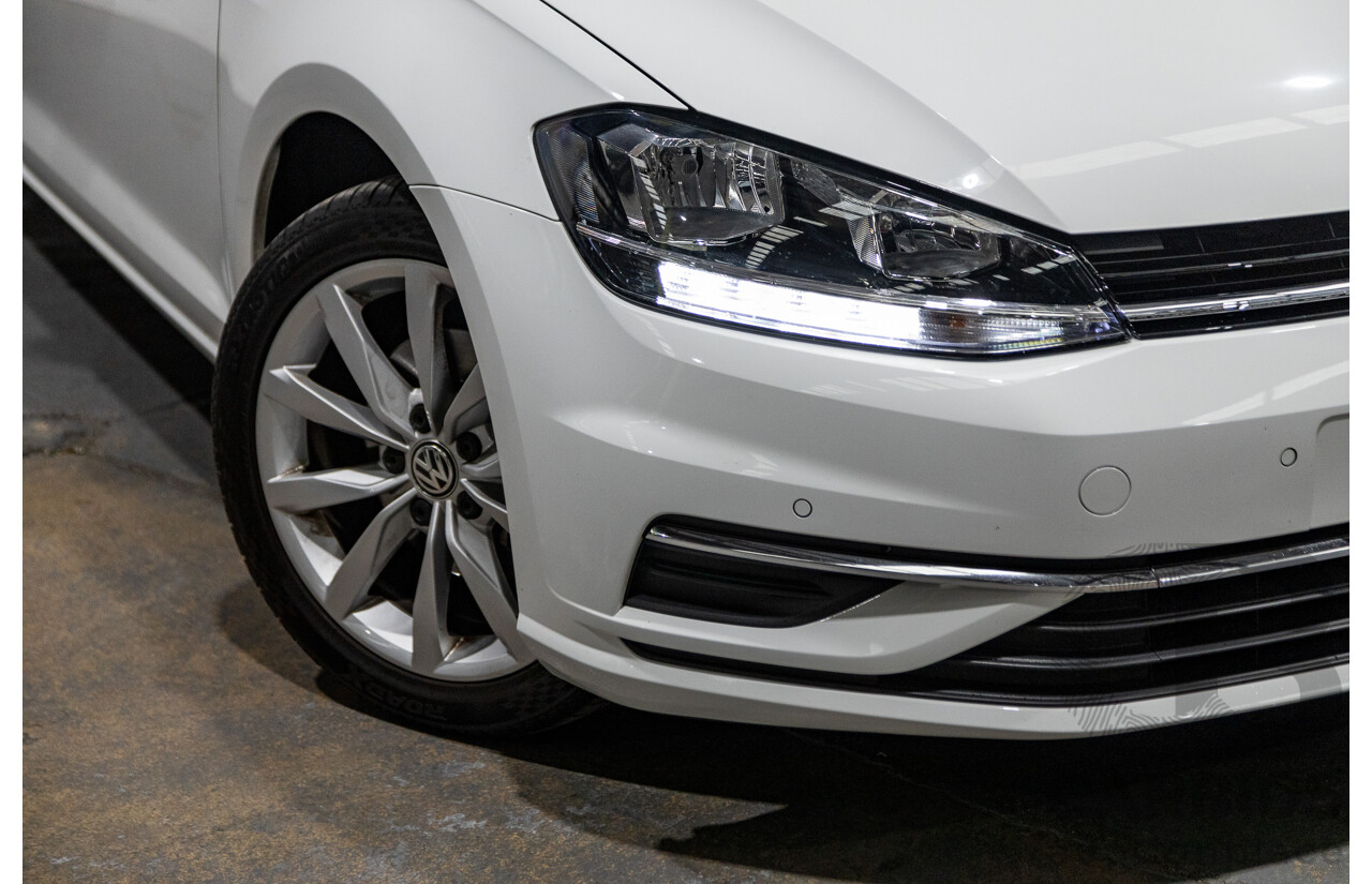 12/2017 Volkswagen Golf 110 TSI Comfortline Mk7.5 AU MY18 5d Hatchback Pure White Turbo 1.4L