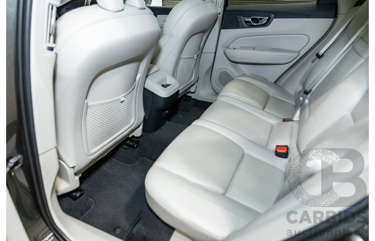 08/2018 Volvo XC60 D4 Momentum (AWD) MY19 4d Wagon Pine Grey Metallic Twin Turbo Diesel 2.0L