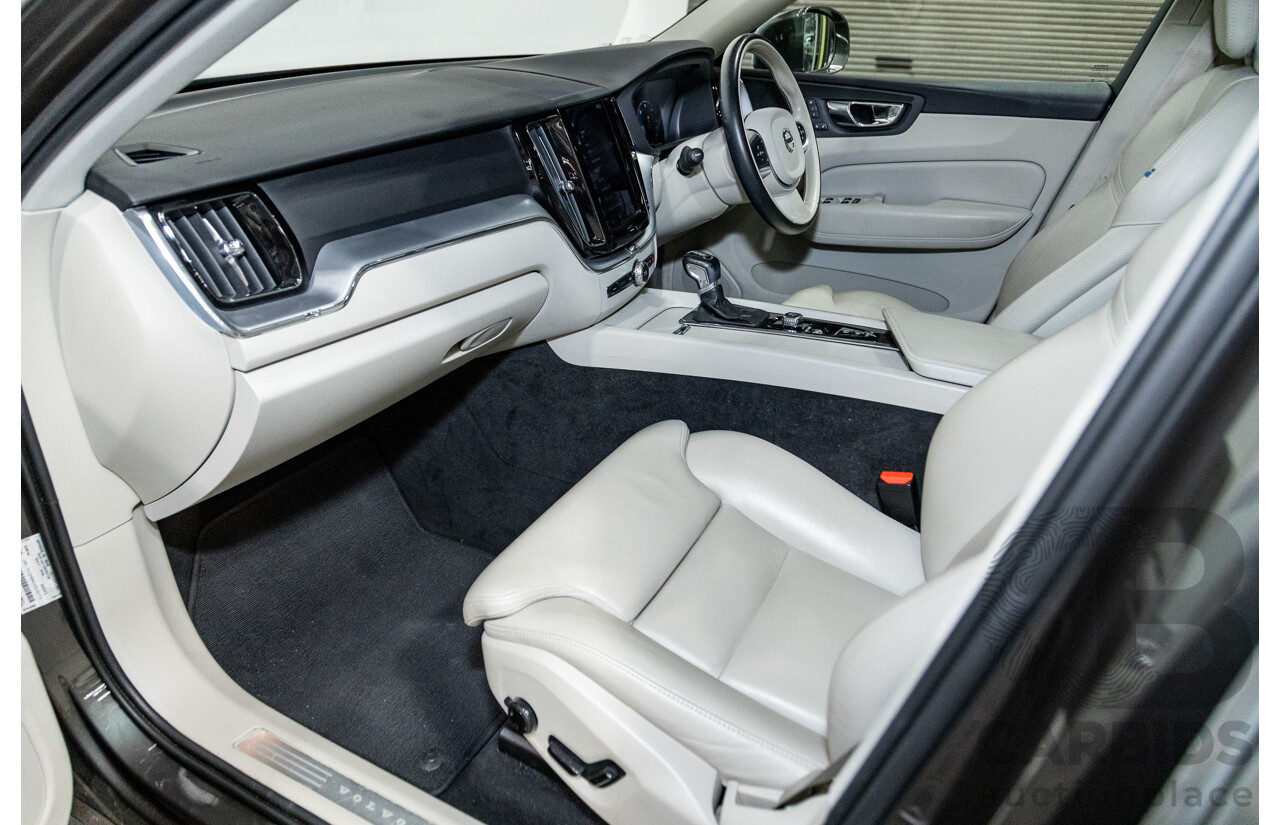 08/2018 Volvo XC60 D4 Momentum (AWD) MY19 4d Wagon Pine Grey Metallic Twin Turbo Diesel 2.0L