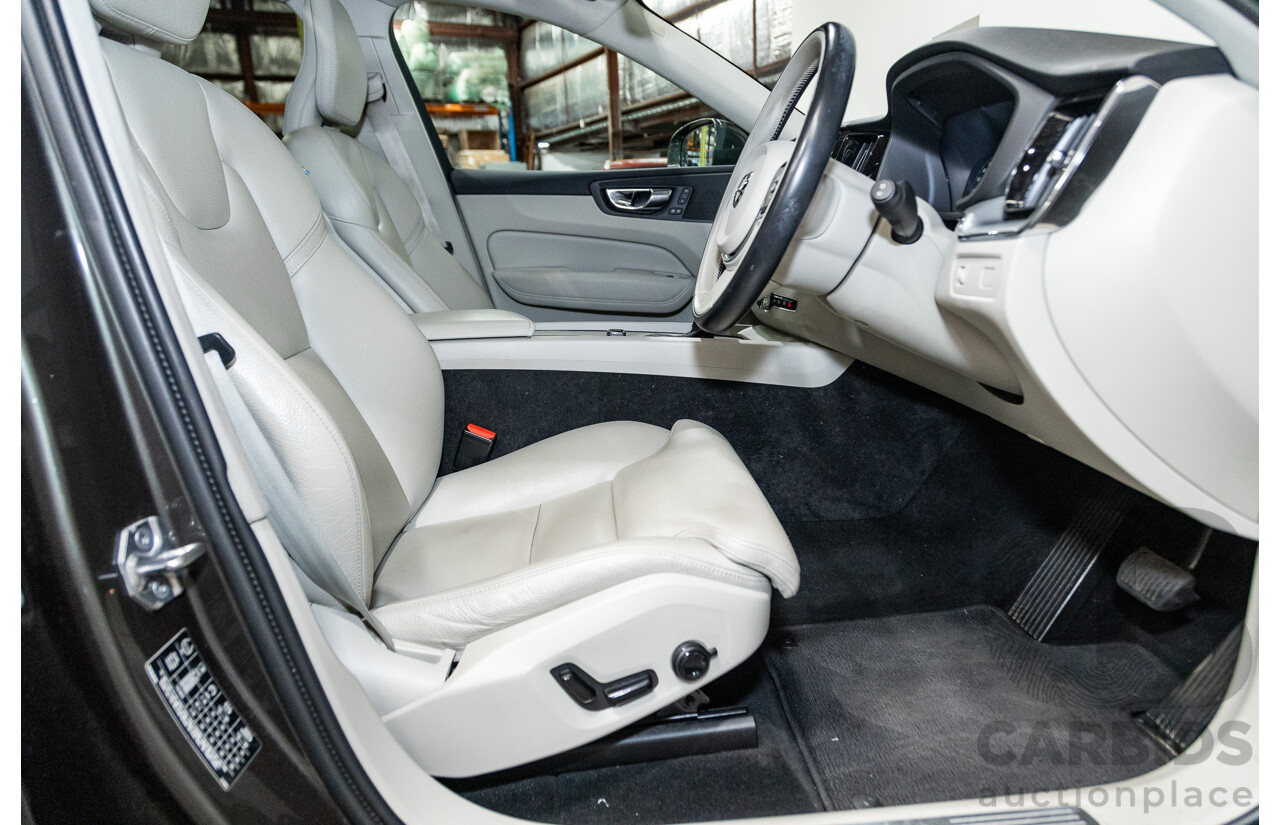 08/2018 Volvo XC60 D4 Momentum (AWD) MY19 4d Wagon Pine Grey Metallic Twin Turbo Diesel 2.0L