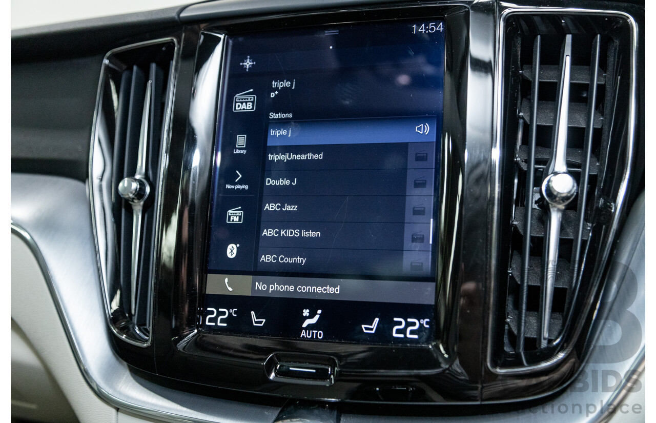 08/2018 Volvo XC60 D4 Momentum (AWD) MY19 4d Wagon Pine Grey Metallic Twin Turbo Diesel 2.0L