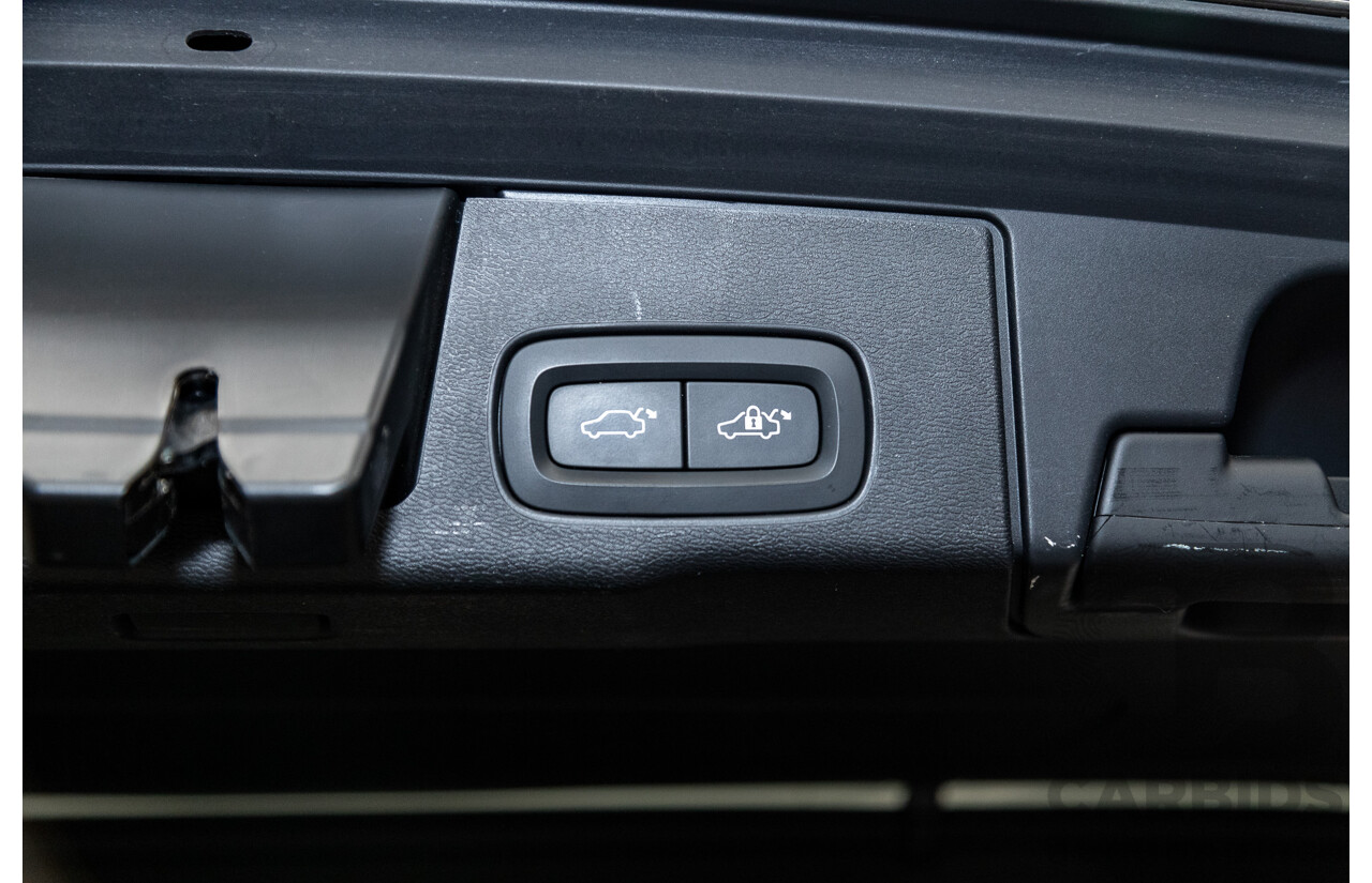 08/2018 Volvo XC60 D4 Momentum (AWD) MY19 4d Wagon Pine Grey Metallic Twin Turbo Diesel 2.0L