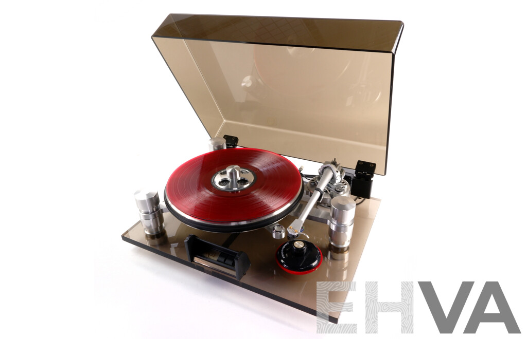 Rare Oracle Audio Corporation Delphi MK III Audiophile Turntable with Free Floating Suspension with SME Series IV Magnesium Tone Arm, Ortofon Moving Coil Cartridge MC 3000, All with Original Instruction Manuals