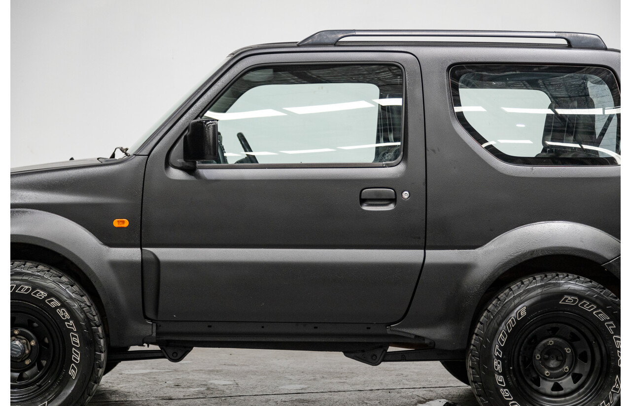 02/2009 Suzuki Jimny Sierra (4x4) 2d Wagon Raptor Coat Black 1.5L