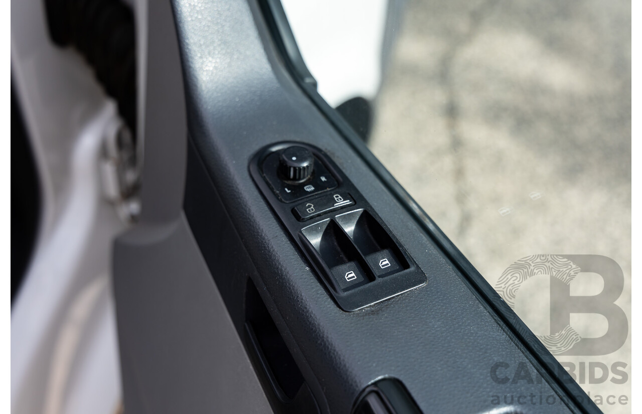 5/2011 Volkswagen Transporter 103 TDI SWB MED T5 MY11 Van Candy White Turbo Diesel 2.0L