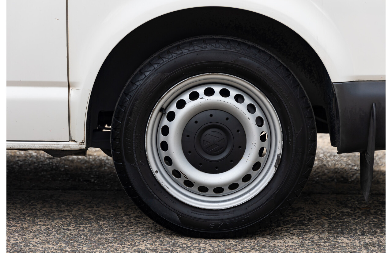 5/2011 Volkswagen Transporter 103 TDI SWB MED T5 MY11 Van Candy White Turbo Diesel 2.0L