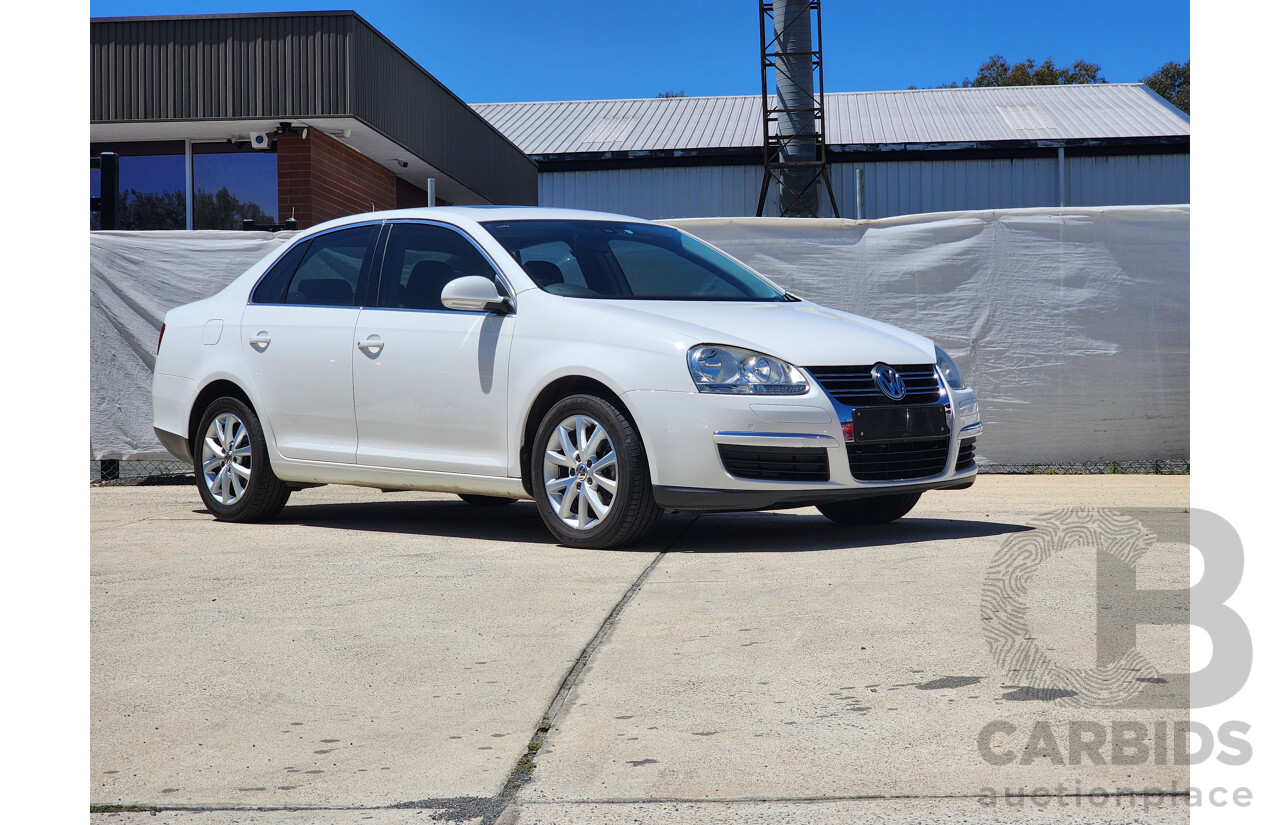 12/2009 Volkswagen Jetta 103 TDI FWD 1KM MY10 4D Sedan White 2.0L