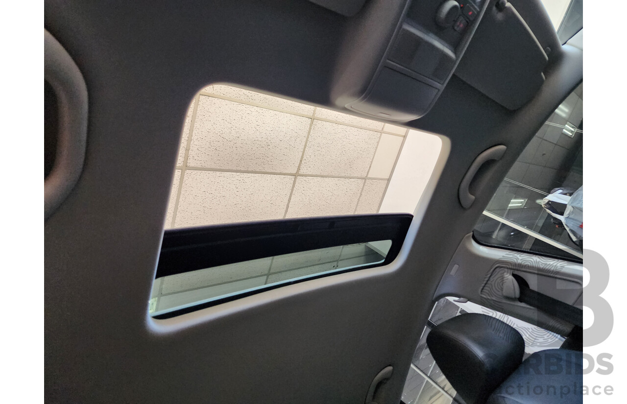 12/2009 Volkswagen Jetta 103 TDI FWD 1KM MY10 4D Sedan White 2.0L