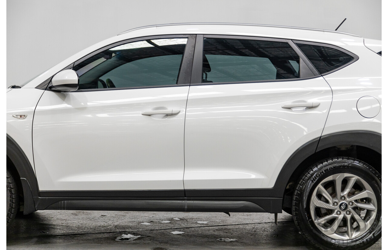 04/2017 Hyundai Tucson ACTIVE (FWD) FWD TL2 MY18 4D Wagon Pure White 2.0L