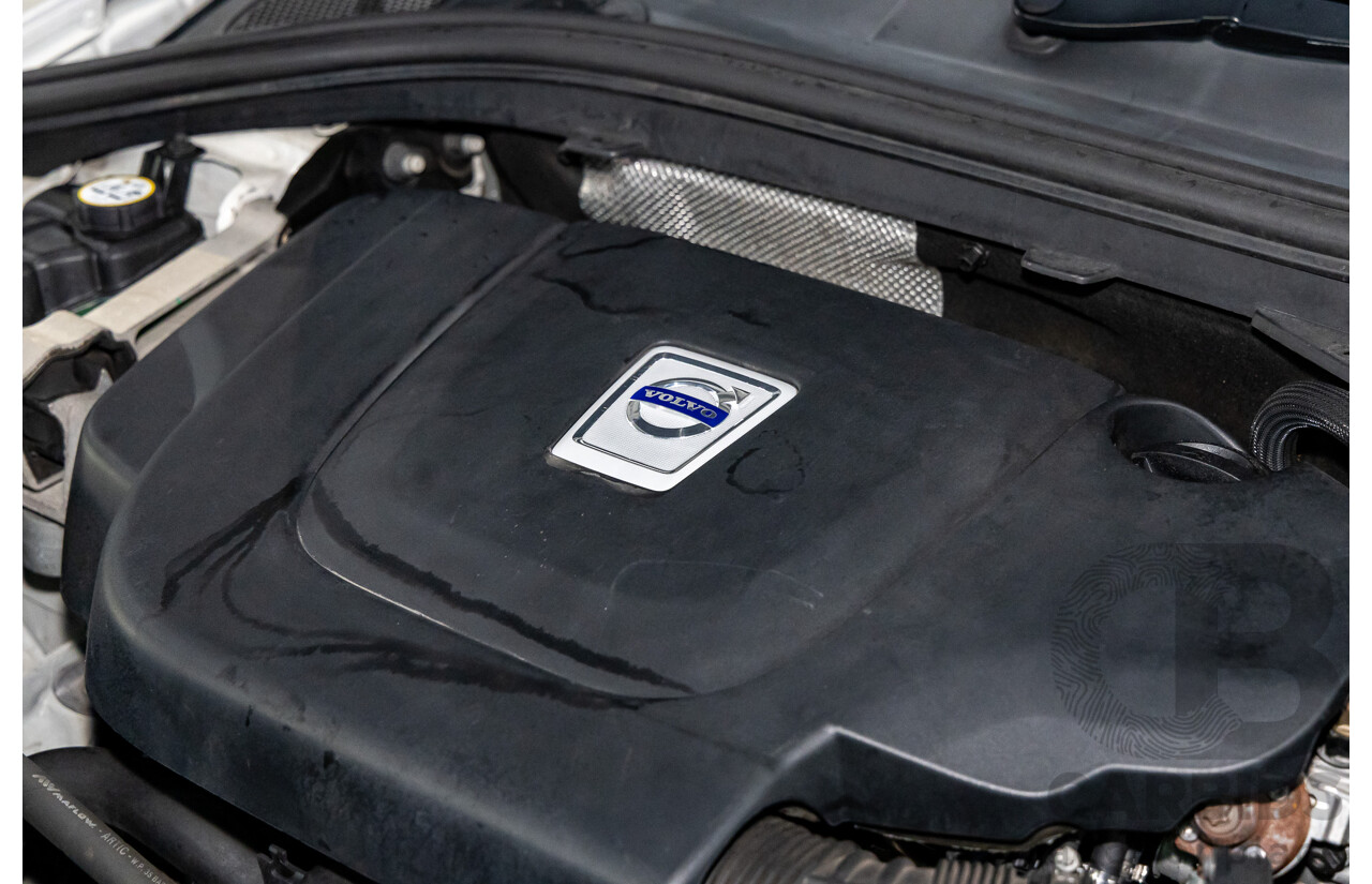 11/2011 Volvo XC60 D5 R-Design DZ MY12 4d Wagon Ice White Twin Turbo Diesel 2.4L