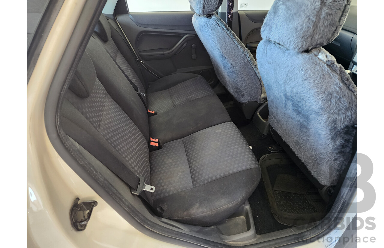 5/2007 Ford Focus CL LS 4d Sedan White 2.0L