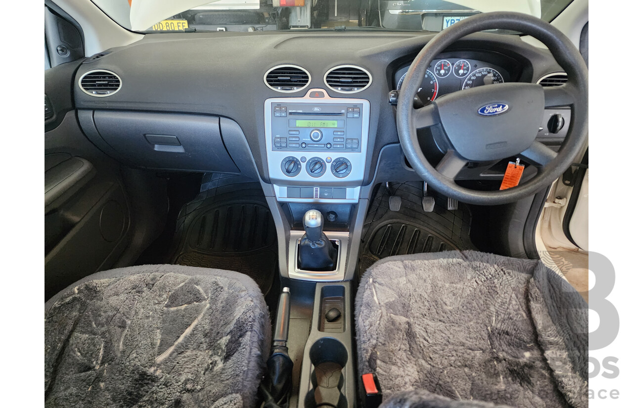 5/2007 Ford Focus CL LS 4d Sedan White 2.0L