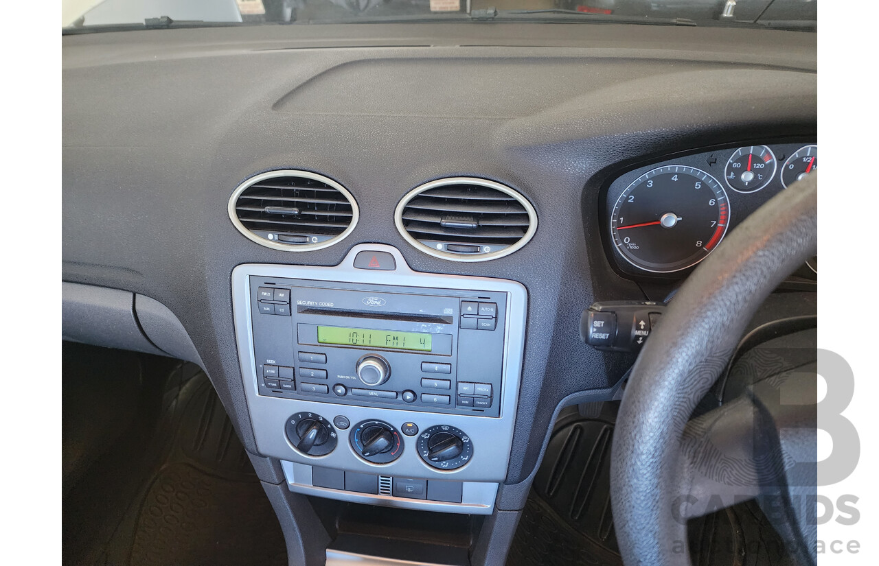 5/2007 Ford Focus CL LS 4d Sedan White 2.0L