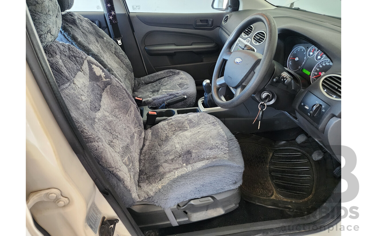 5/2007 Ford Focus CL LS 4d Sedan White 2.0L