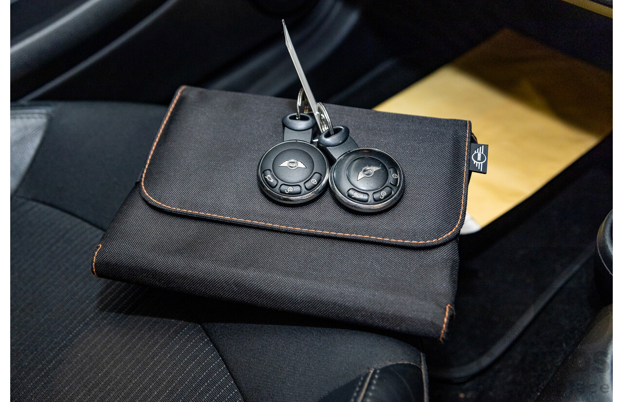 07/2012 Mini Cooper RAY R56 MY12 2D Hatchback Velvet Silver Metallic 1.6L