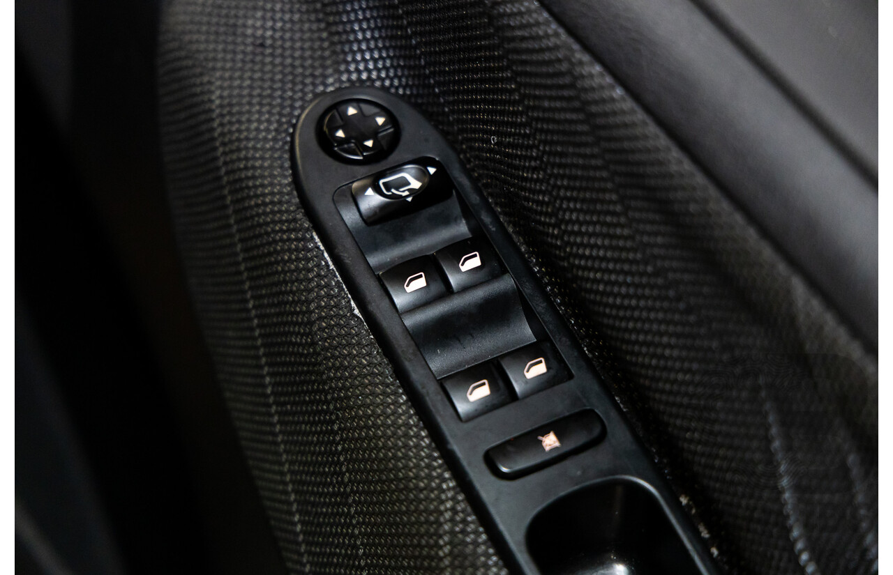 2/2009 Peugeot 207 XT  5d Hatchback Orange Salamanque Metallic 1.6L