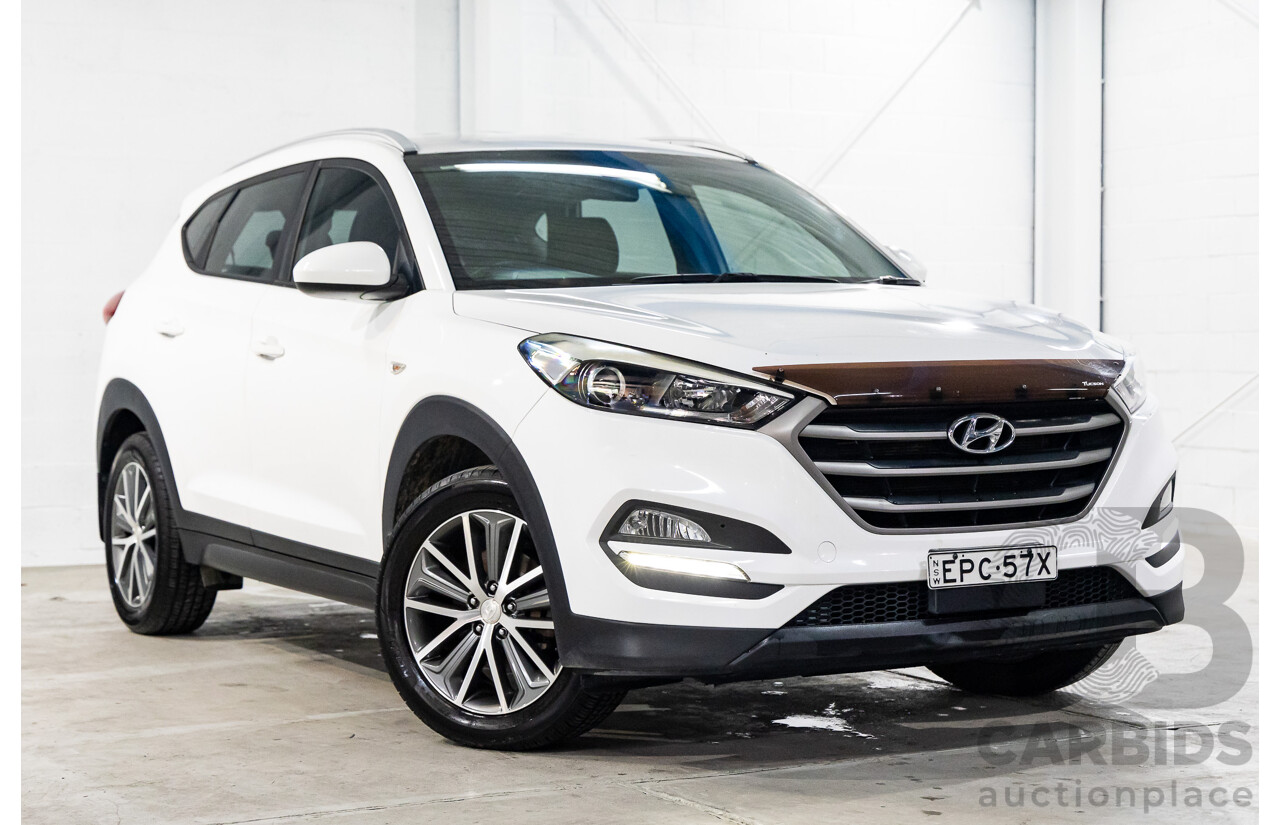 10/2015 Hyundai Tucson Active X (FWD) TL 4d Wagon Pure White 2.0L