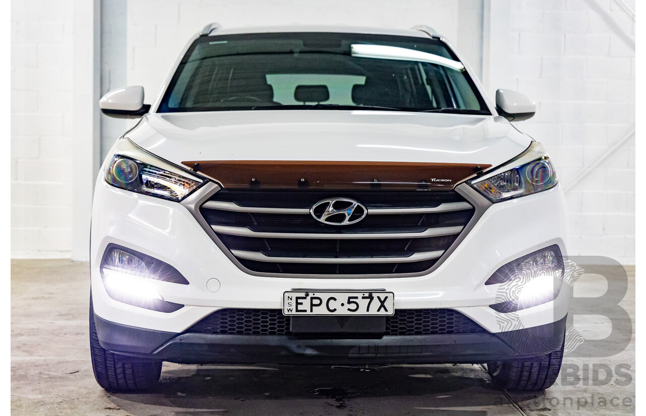 10/2015 Hyundai Tucson Active X (FWD) TL 4d Wagon Pure White 2.0L