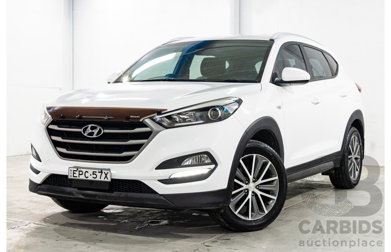 10/2015 Hyundai Tucson Active X (FWD) TL 4d Wagon Pure White 2.0L