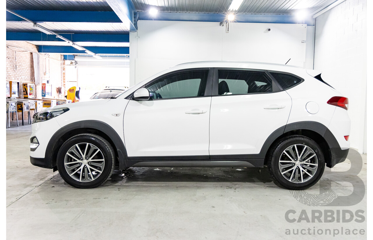 10/2015 Hyundai Tucson Active X (FWD) TL 4d Wagon Pure White 2.0L