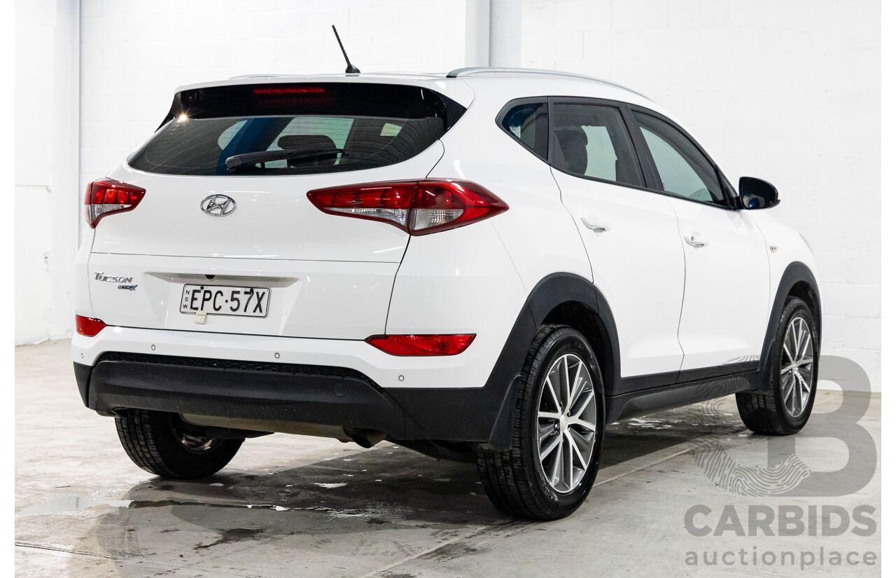 10/2015 Hyundai Tucson Active X (FWD) TL 4d Wagon Pure White 2.0L