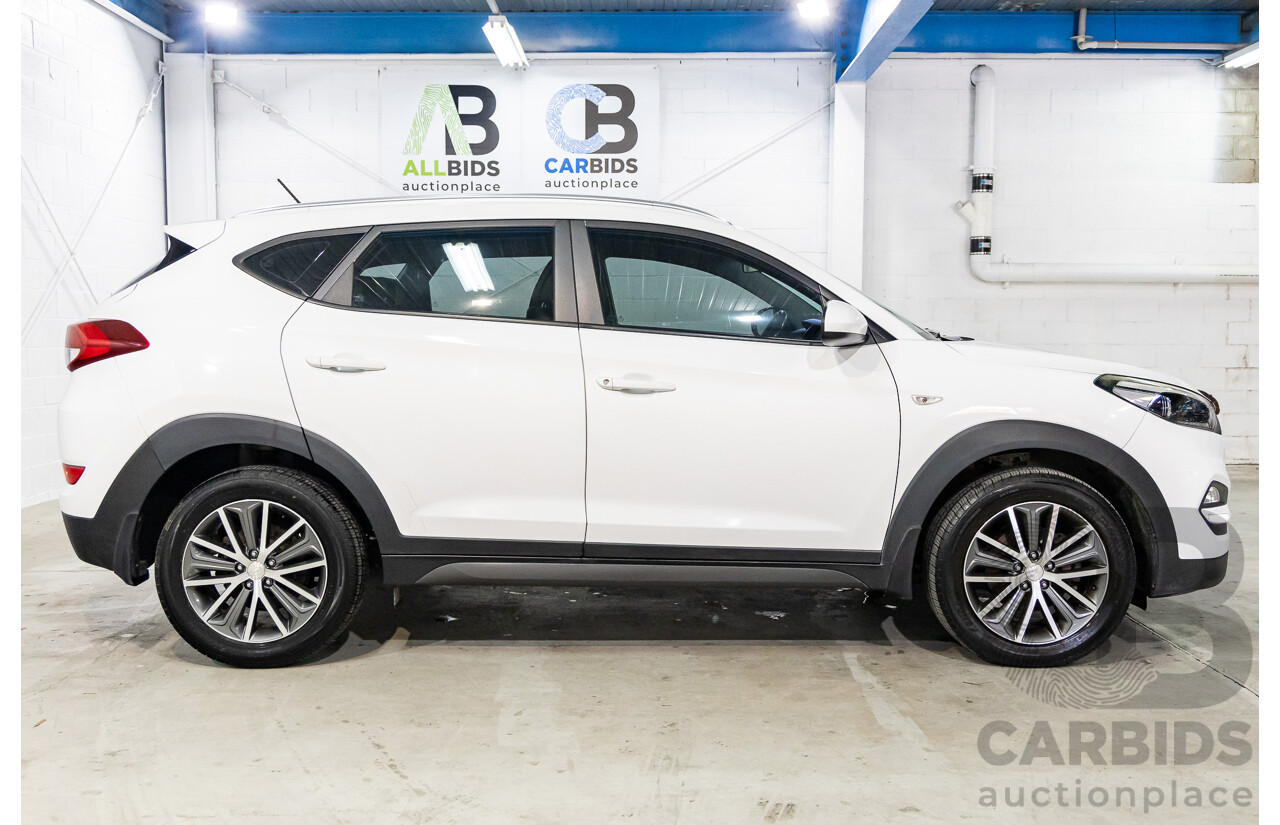 10/2015 Hyundai Tucson Active X (FWD) TL 4d Wagon Pure White 2.0L