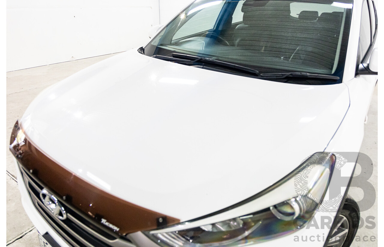 10/2015 Hyundai Tucson Active X (FWD) TL 4d Wagon Pure White 2.0L