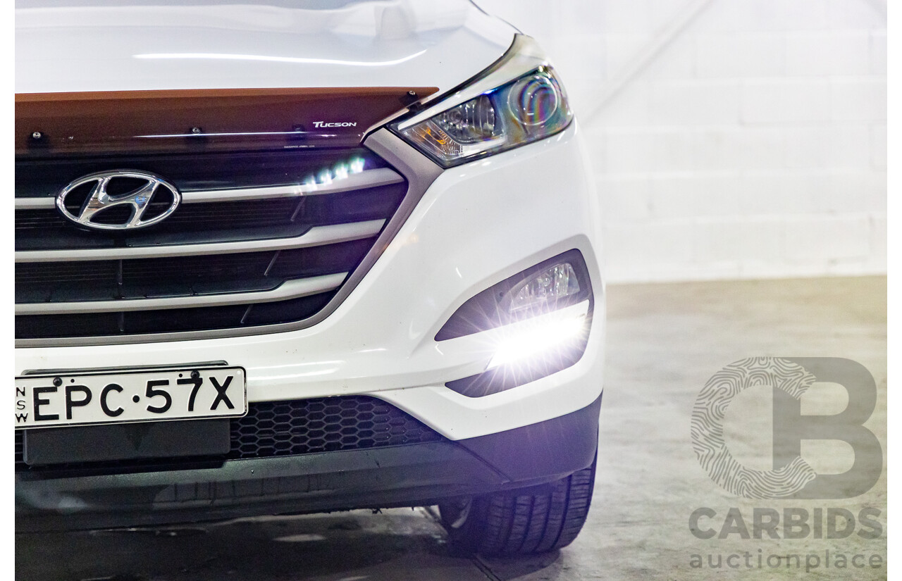 10/2015 Hyundai Tucson Active X (FWD) TL 4d Wagon Pure White 2.0L