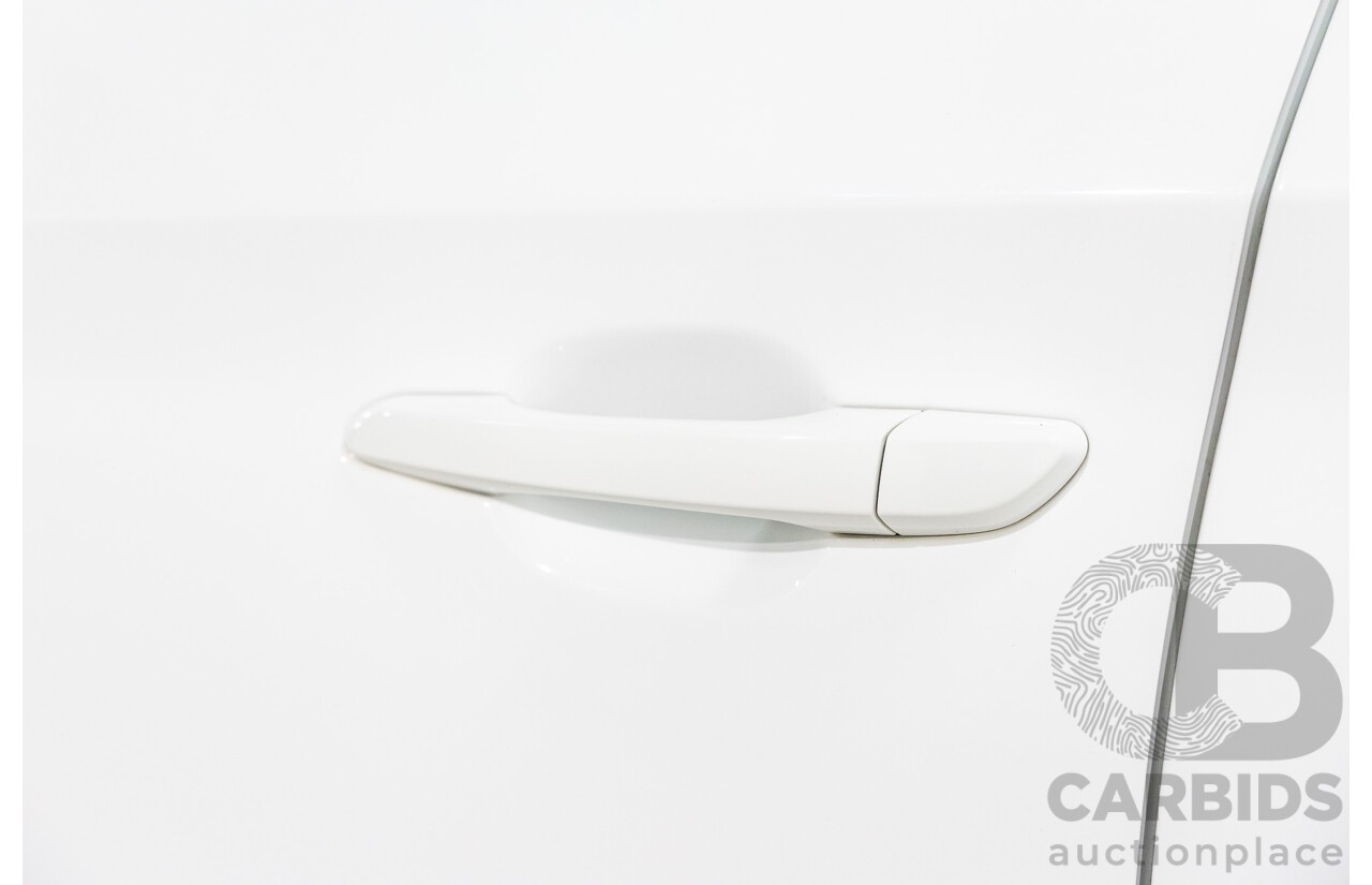 10/2015 Hyundai Tucson Active X (FWD) TL 4d Wagon Pure White 2.0L