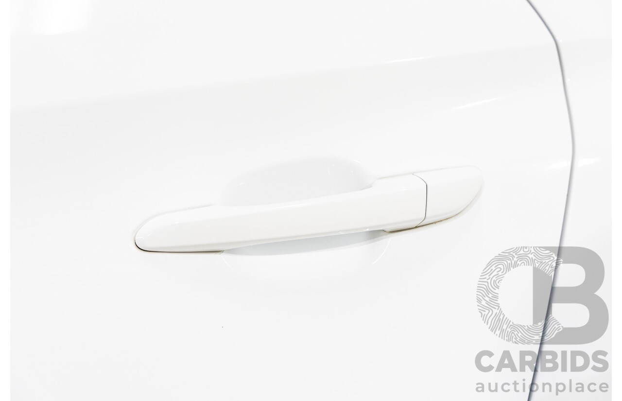 10/2015 Hyundai Tucson Active X (FWD) TL 4d Wagon Pure White 2.0L