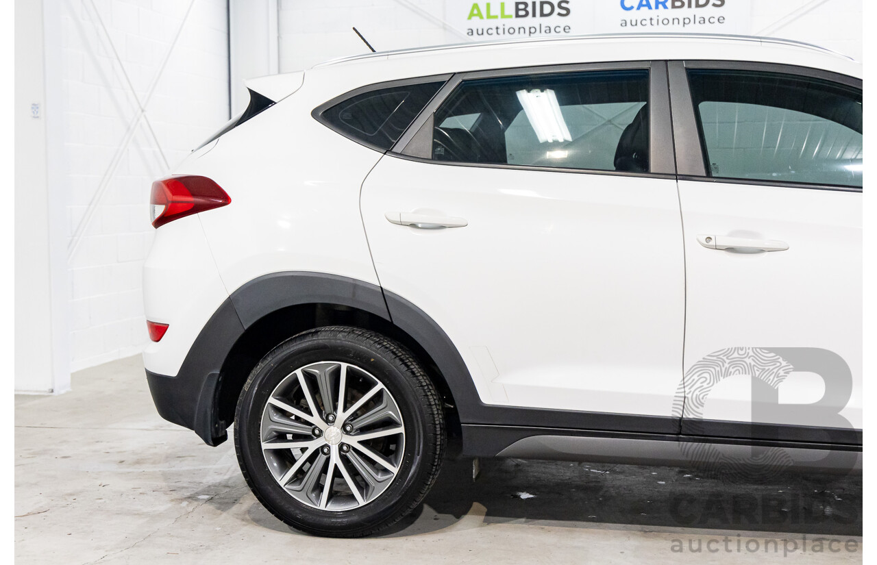 10/2015 Hyundai Tucson Active X (FWD) TL 4d Wagon Pure White 2.0L