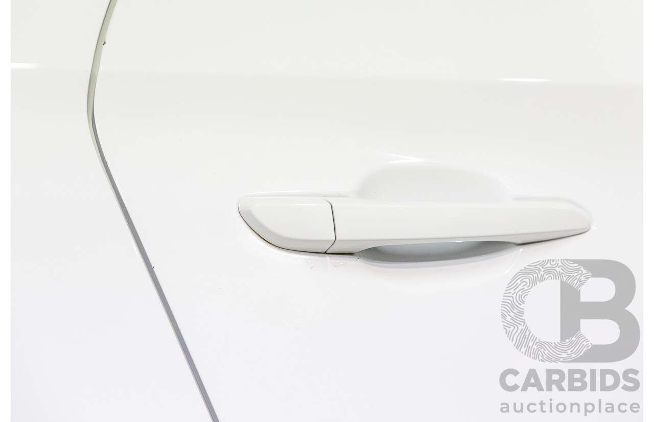 10/2015 Hyundai Tucson Active X (FWD) TL 4d Wagon Pure White 2.0L