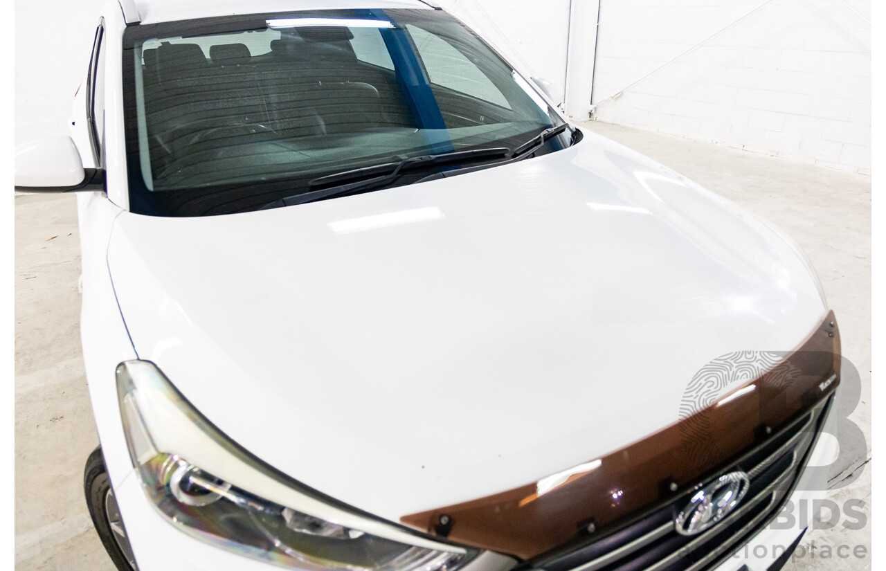 10/2015 Hyundai Tucson Active X (FWD) TL 4d Wagon Pure White 2.0L