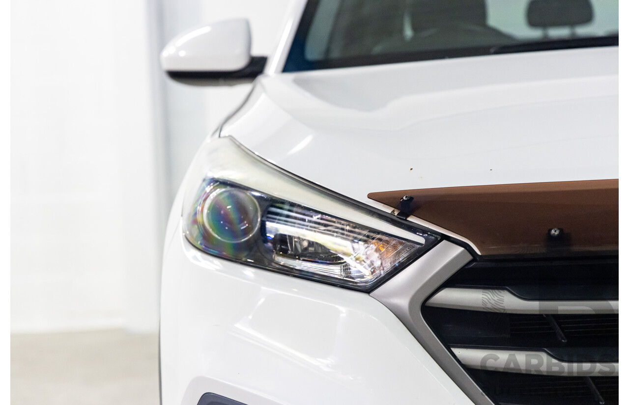 10/2015 Hyundai Tucson Active X (FWD) TL 4d Wagon Pure White 2.0L