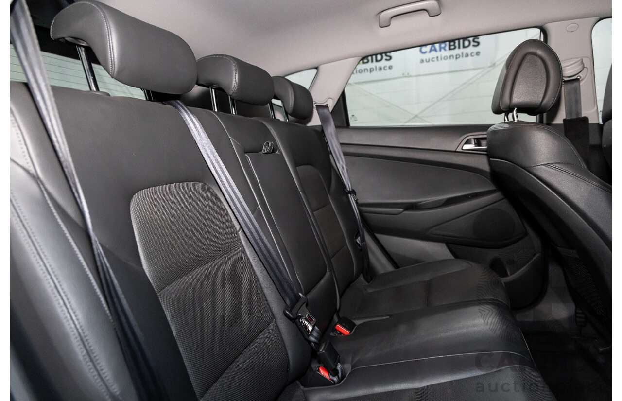 10/2015 Hyundai Tucson Active X (FWD) TL 4d Wagon Pure White 2.0L