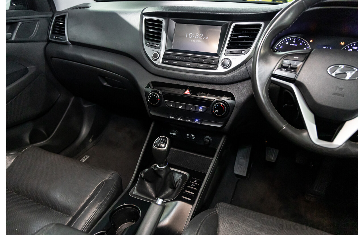 10/2015 Hyundai Tucson Active X (FWD) TL 4d Wagon Pure White 2.0L