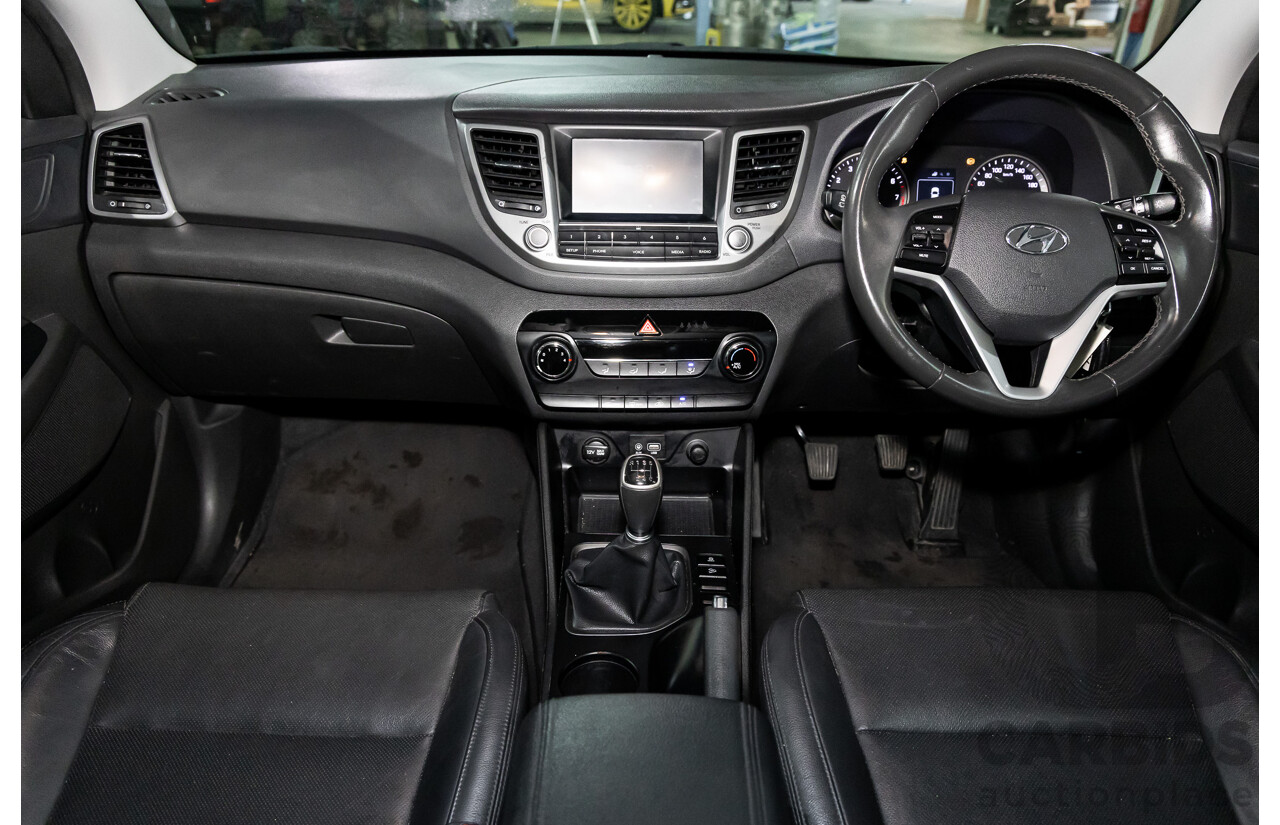 10/2015 Hyundai Tucson Active X (FWD) TL 4d Wagon Pure White 2.0L