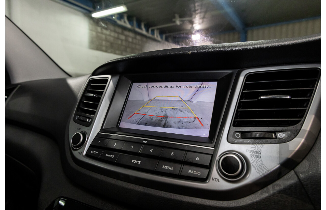 10/2015 Hyundai Tucson Active X (FWD) TL 4d Wagon Pure White 2.0L