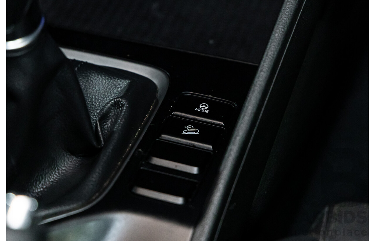 10/2015 Hyundai Tucson Active X (FWD) TL 4d Wagon Pure White 2.0L