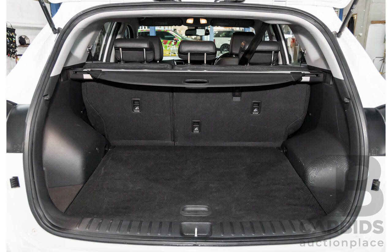 10/2015 Hyundai Tucson Active X (FWD) TL 4d Wagon Pure White 2.0L