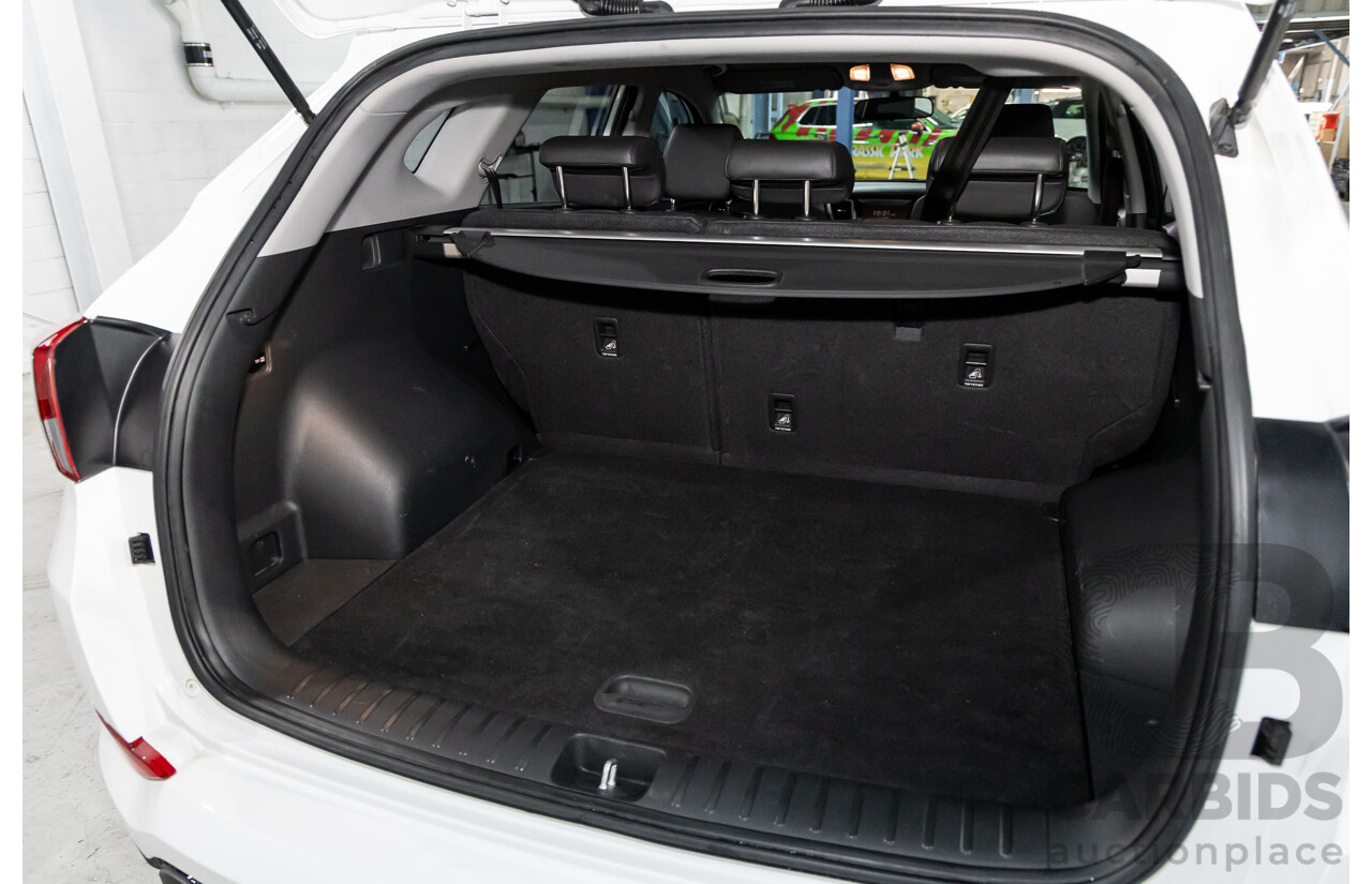 10/2015 Hyundai Tucson Active X (FWD) TL 4d Wagon Pure White 2.0L